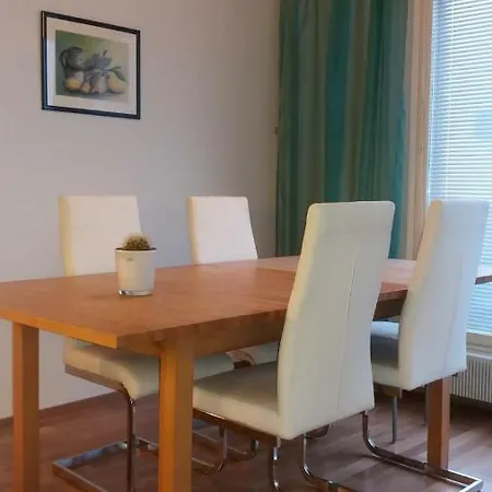 Apartment: Perfect Location + Sauna *